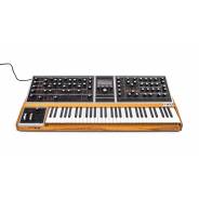 Moog One 16 Voci