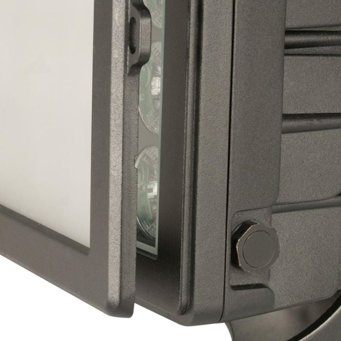 Proiettore LED Wash 32x20W RGBL con Controllo Wireless IP65 ADJ Encore LP32 IP