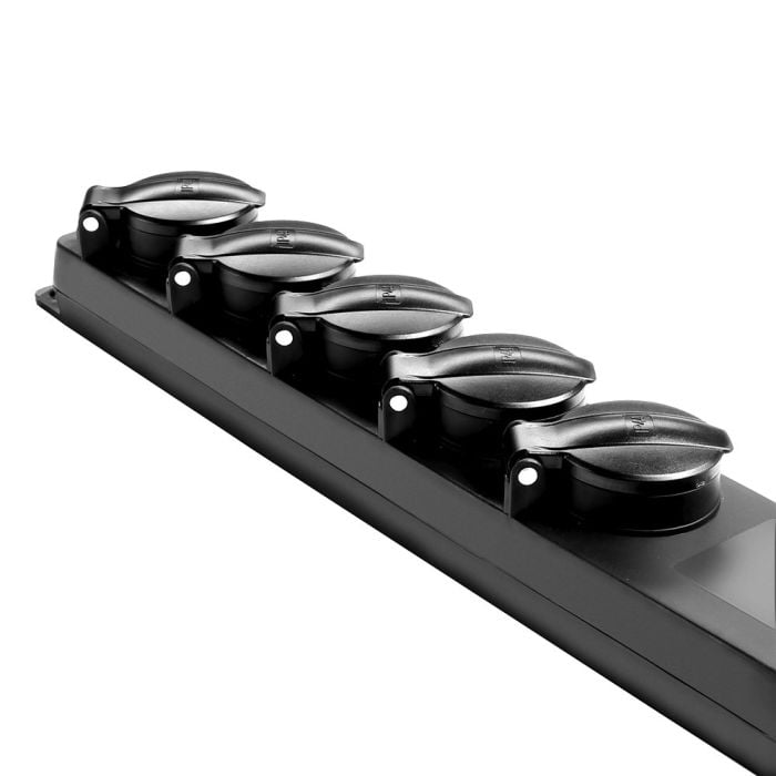 Ciabatta a 5 prese classe di protezione IP44
Adam Hall 8747 IP 5 Ciabatta a 5 prese IP44