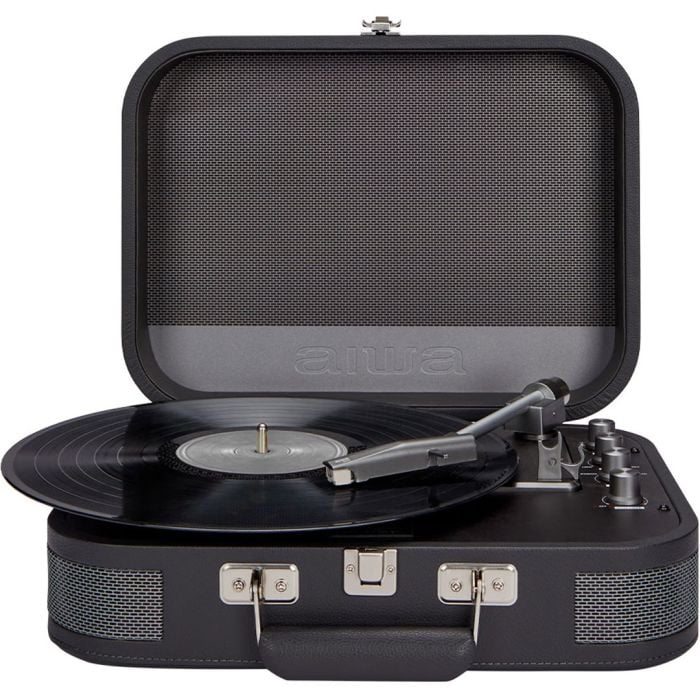 Pro-Ject: un nuovo giradischi e uno svecchiatore di vinili