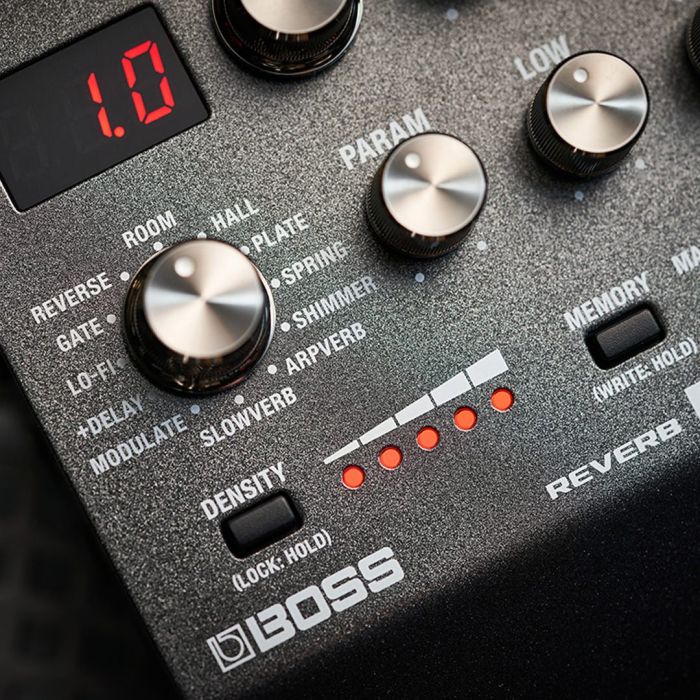 Pedale riverbero BOSS RV-200 Reverb