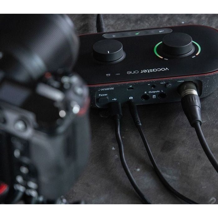 Bundle Vocaster One + Vocaster DM1 + HP60v Focusrite Vocaster One Studio