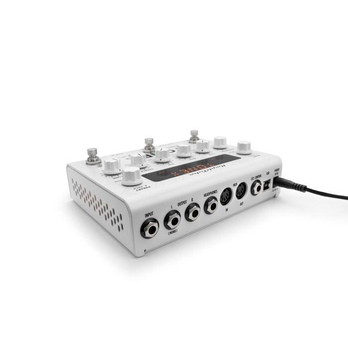 TONEX Pedal white 白 ステージで輝くIK Multimedia TONEX Pedalの限定ホワイトエディション