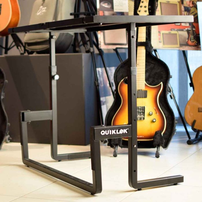 Postazione DJ pieghevole, Supporto ad altezza regolabile, Tavolo per Computer portatile
Quik Lok DJ233