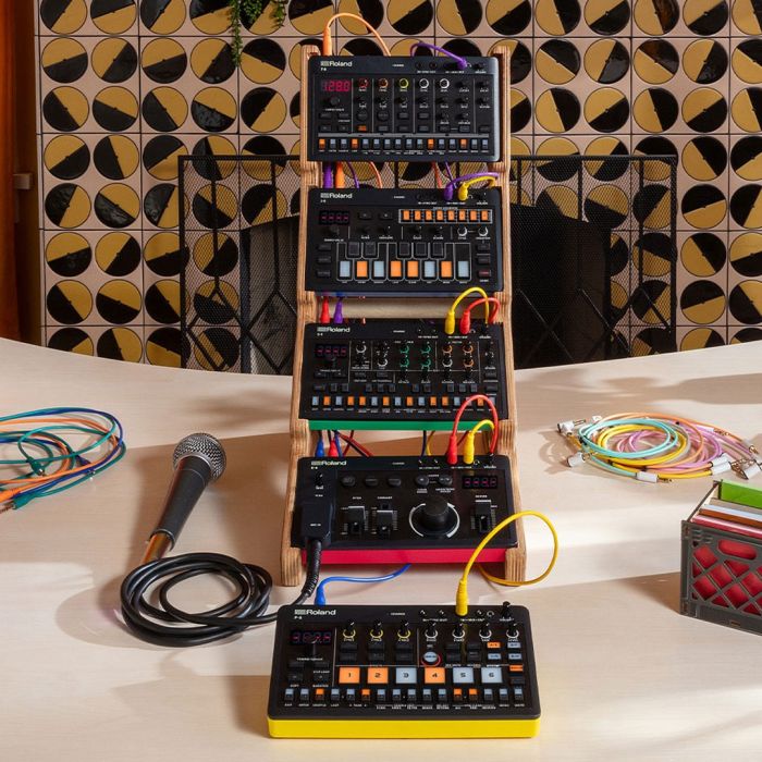 Campionatore con sintesi granulare serie Aira Compact Roland P-6 Creative Sampler